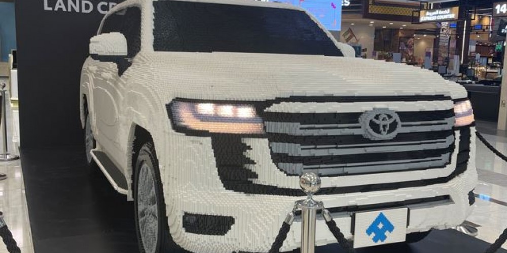 Rahmania Mall displays a Toyota Land Cruiser made of LEGO bricks