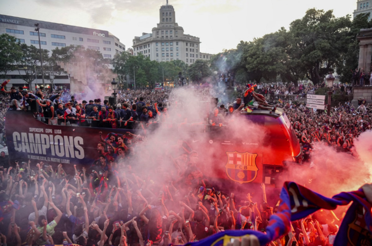Barcelona close in on historic title win in El Clasico