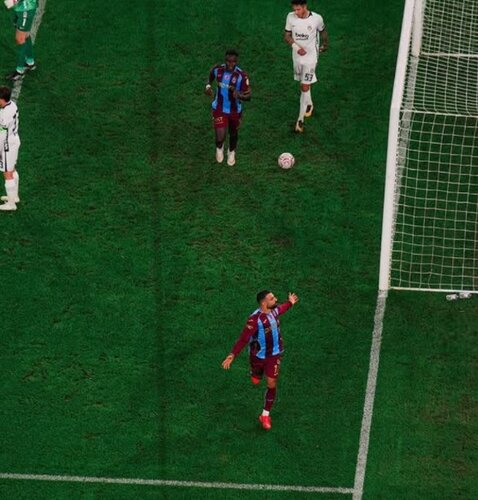 Mohamed Salah mocks Besiktas president after scoring in Trabzonspor’s 2-0 win
