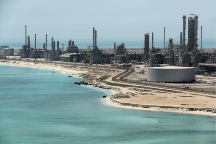 Saudi Aramco resumes oil loading at Ras Tanura in boost to supply