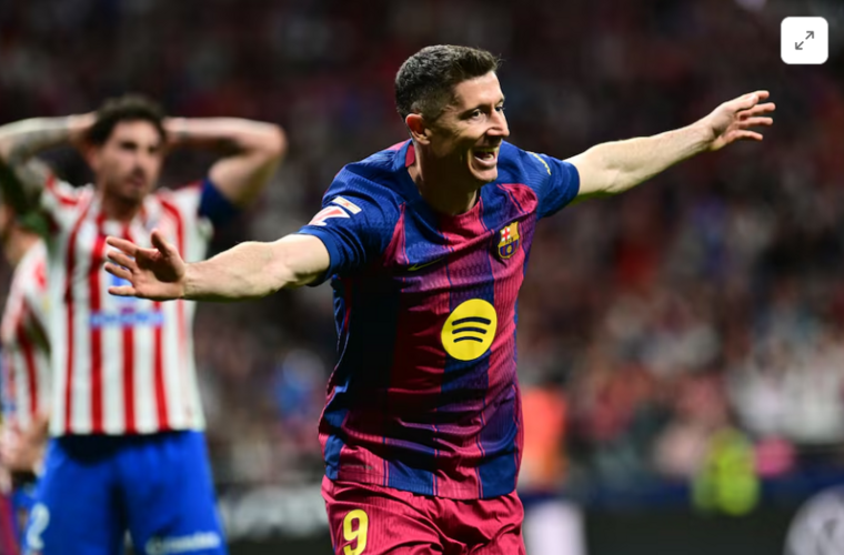 Barcelona beat 10-man Atletico to take major step towards title